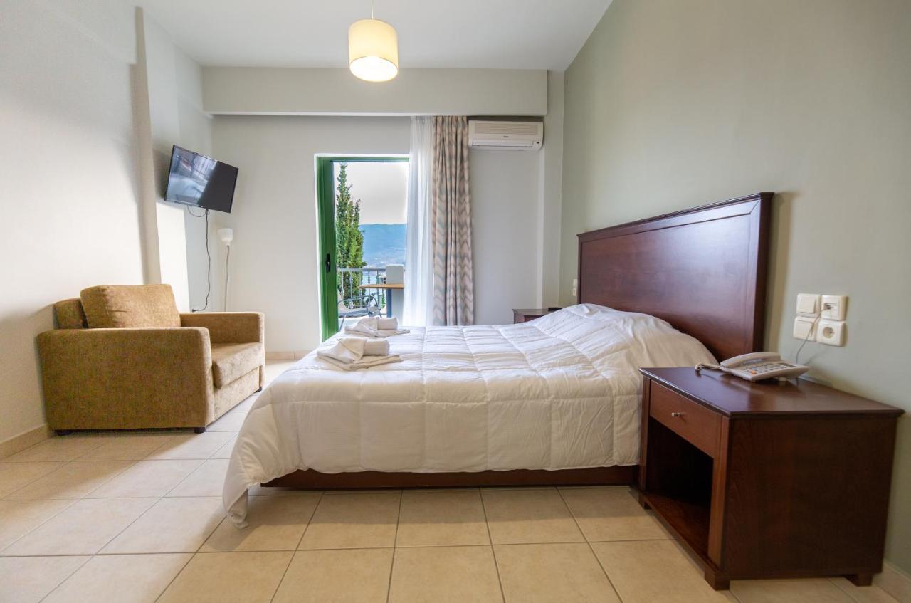 Evita's Hotel Poros Town